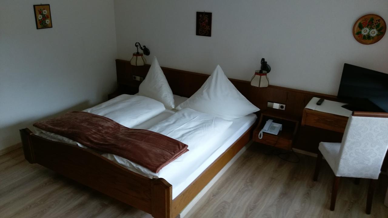 Hotel-Restaurant Jaegerhof Unterreichenbach Extérieur photo